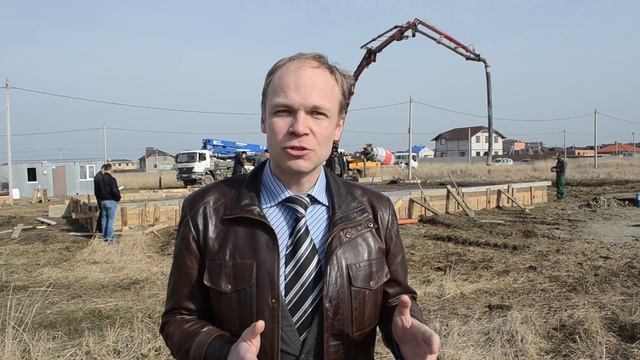 Заливка фундаментной плиты. Заливка бетона. Вибрирование бетона. Армирование фундамента. смотреть онлайн