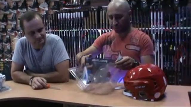 Хоккейно познавательная программа ГОРОД ХОККЕЯ  Выпуск 1  Установка визора на шлем
