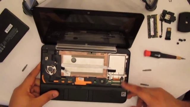 HP Mini Video # 4 - Remove and Replace - Hard Drive - Memory - Solid State - Battery - Wifi Card смотреть онлайн