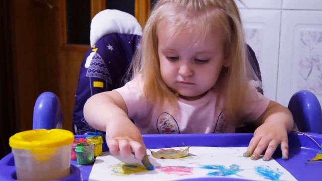 Рисуем листьями, пальчиковые краски смотреть онлайн