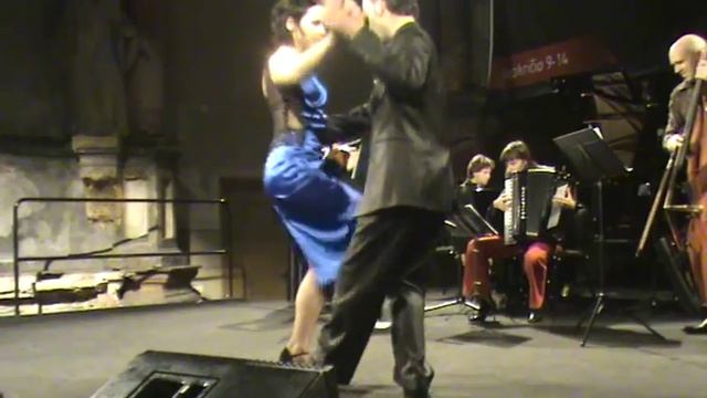 Irmantas Bacelis & Brigita Urbietyte - "La Cumparsita" (Argentine tango) - Improvisation смотреть онлайн
