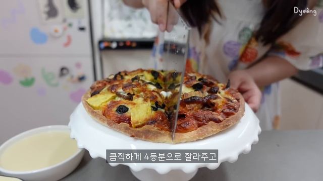 SUB) 스테이크 돌솥밥 해먹고?, 두툼한 떡갈비와 고구마피자 만드는 자취일상?ㅣ불닭마제소바, 카라멜팝콘, 얼큰버섯전골, 냉모밀, 떡갈비덮밥, 계란흰자베이킹, 소고기뭇국 смотреть онлайн