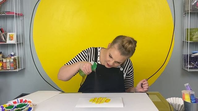 Kylee Makes Solar System Sun Catchers | Coffee Filter Diffusion Art Solar System Planets for Kids смотреть онлайн