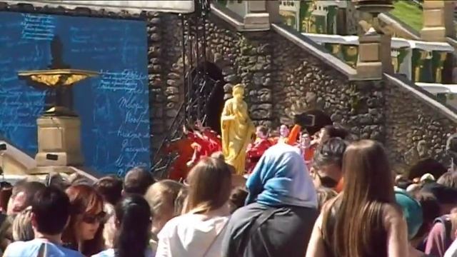 Санкт-Петербург - Петергоф (открытие фонтанов) 2019 г. смотреть онлайн
