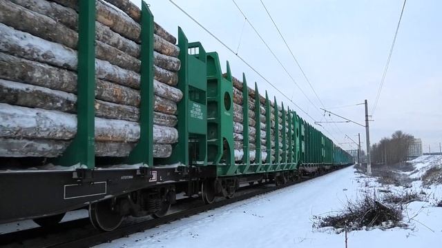 3ЭС4К-019 и 2ЭС4К-012 с грузовыми поездами