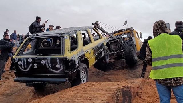 Matt's Off Road Wrecker Games смотреть онлайн