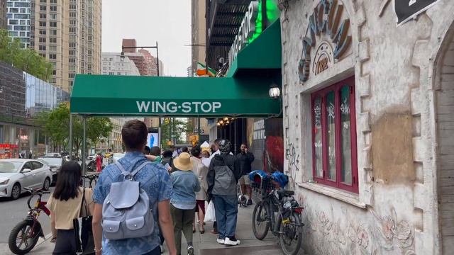 Прогулки по Манхетану Нью - Юрк / 2022 смотреть онлайн