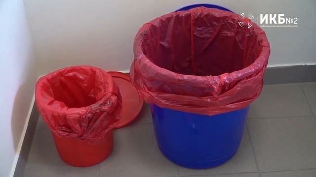 Female Nurses are Donning and Doffing Hazmat Suit and Gasmask смотреть онлайн