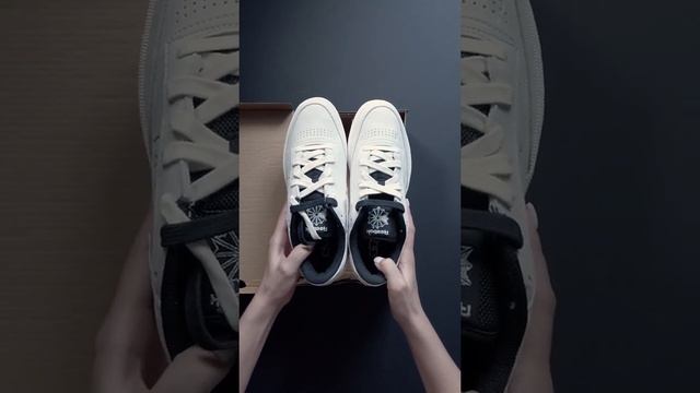 SNEEZE Magazine x Reebok Club C Revenge (Распаковка + Onfeet) смотреть онлайн