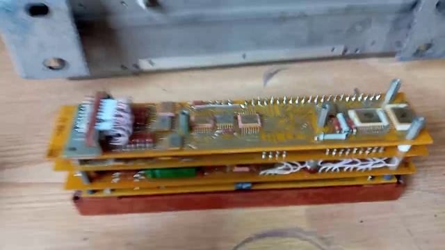 Очередной обзор разбора на драгмет! много золота в пульте радиостанции НИРА УП-ЛП. смотреть онлайн