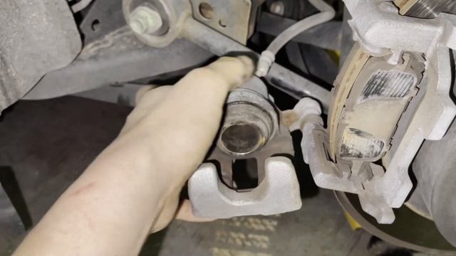 HOW TO REMOVED AND REPLACE BRAKE PADS ON NISSAN LATEST MODEL смотреть онлайн