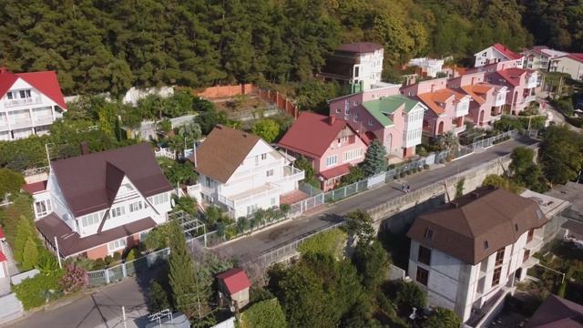 ЛАЗАРЕВСКОЕ 2020?СОЧИ. Полет в районе переулка "Победы" Низенько - низенько! смотреть онлайн