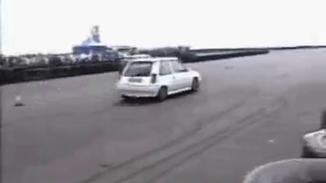 renault 5 gt turbo vs honda civic смотреть онлайн