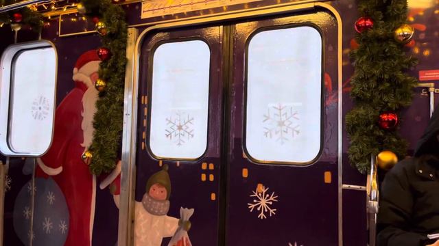 Перегон Выхино - Рязанский проспект на новогоднем Еж3Ру1 смотреть онлайн