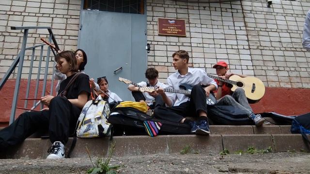 Рок группа «Король Несвязанных Историй» Небольшой разрыв... смотреть онлайн