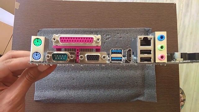 Motherboard for 6 GPUs Mining Rig | Asrock H81 Pro BTC R2 0 Unboxing смотреть онлайн