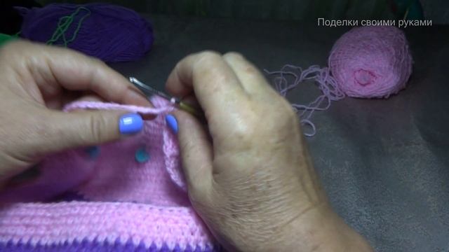 Как связать шапочку-шлем для девочки. Вязание крючком. смотреть онлайн