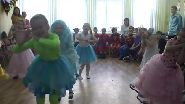 1 школьный новогодний утренник 1 класса "Г" шк. № 149 смотреть онлайн