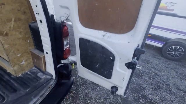 SK17LPX - 2017 CITROEN BERLINGO L1 DIESEL 1.6 BlueHDi 625Kg Enterprise 75ps смотреть онлайн