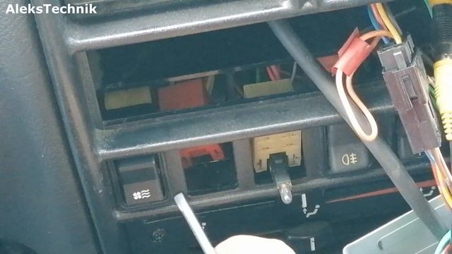 ГАЗ - 3110 Волга. Вытаскиваем кнопки, не ломая их.