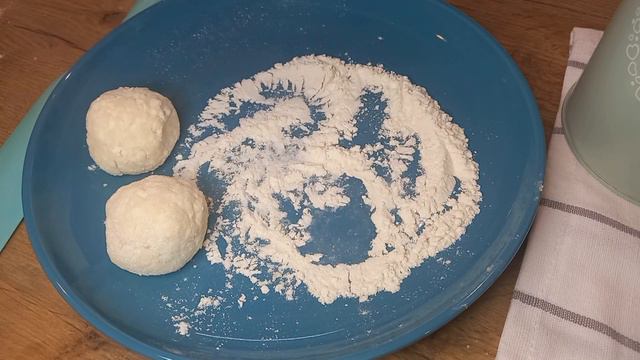 Творожные пончики в сахарной пудре, их захочется готовить снова и снова, пошаговый рецепт смотреть онлайн