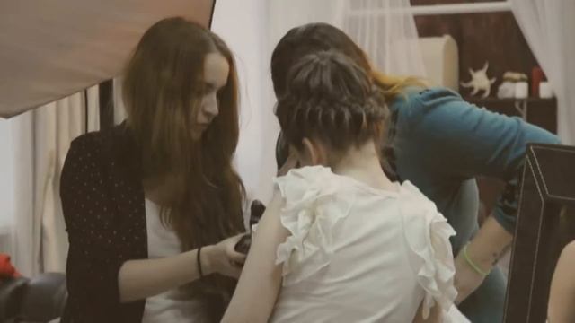 Fashion book school для рекламы детского салона красоты Веселая расческа смотреть онлайн