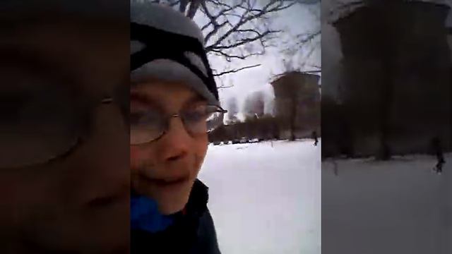 Я разбил себе нос.... и я получил кроово течение... смотреть онлайн