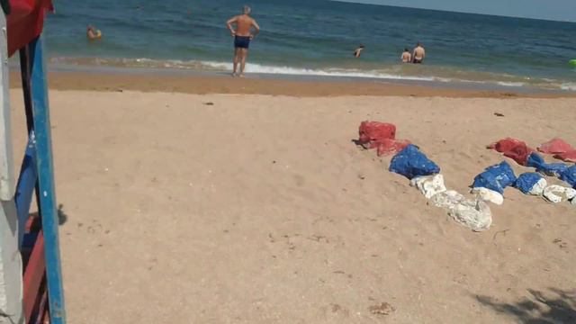 Шахматные баталии на пляже... смотреть онлайн