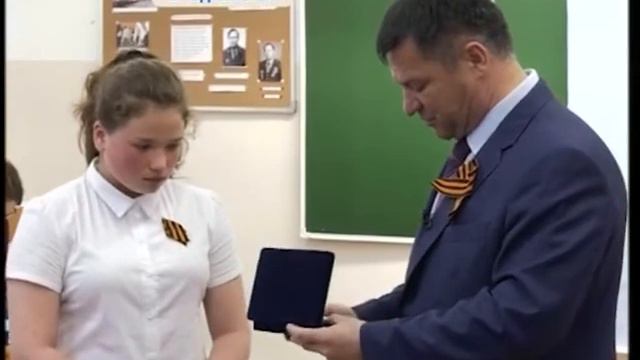 Школьница из Владивостока получила нагрудный знак «Горячее сердце» смотреть онлайн
