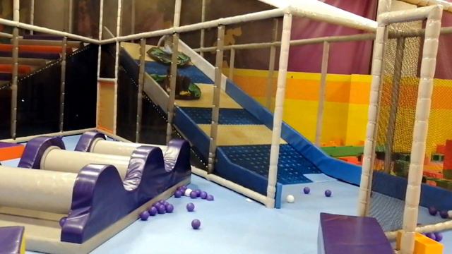 N&D гуляют и играют, идут в свой любимый Jump park.И поздравляем вас с Наступающим Новым 2020 Годом смотреть онлайн