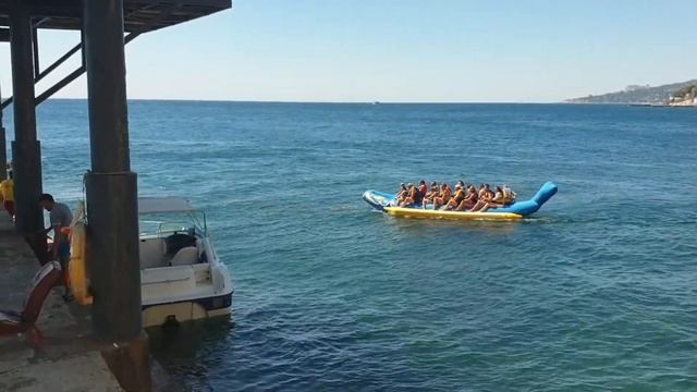 ГАСПРА. ПЛЯЖ санатория ДНЕПР. Любимый пляж местных жителей. ( Крым, Большая Ялта)