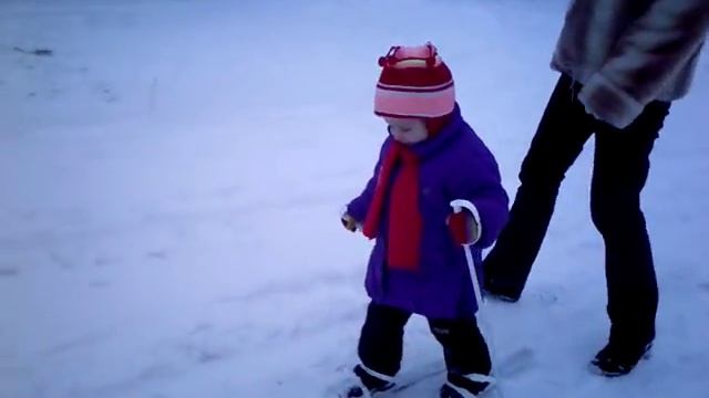 Учим детей кататься на лыжах смотреть онлайн