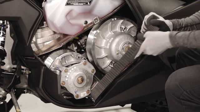 Titan Adventure Drive Belt Inspection And Replacement - Polaris Snowmobiles смотреть онлайн