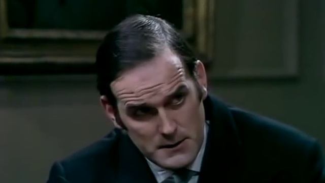 Монти Пайтон - Министерство дурацкой походки смотреть онлайн