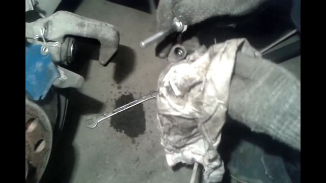 Замена задних тормозных колодок на шкода октавия А5(Skoda Octavia лифтбек II 1.6)