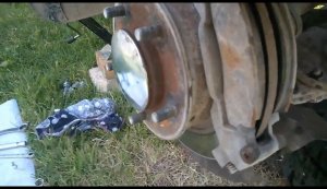 Самый легкий способ замены колодок.Замена передних тормозных колодок Нива шевроле