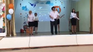 Танец выпускникам от родителей 11 класса