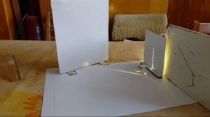 Опыт И. Ньютона. Разложение белого цвета в спектр с помощью призмы.