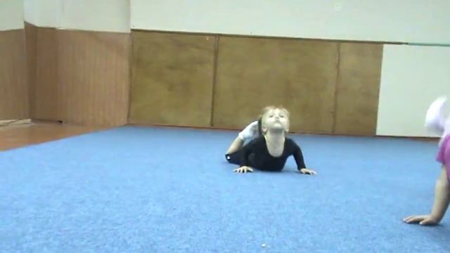 Тренировка по танцам дети 3-5 лет. Студия танца "ЭШ", Черкассы смотреть онлайн