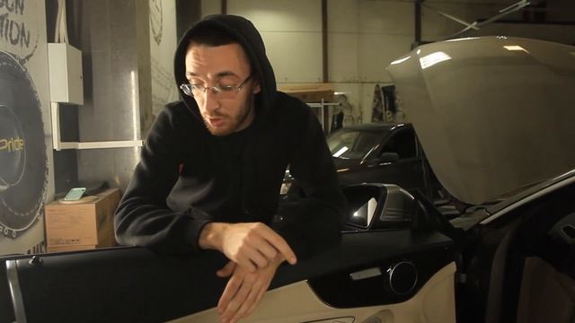 ЗАМЕНА ШТАТНОЙ АКУСТИКИ В MERCEDES C180 / Bass-Line Customs смотреть онлайн