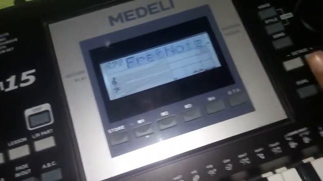 Como Salvar Os Timbres No Teclado Medeli M15 смотреть онлайн