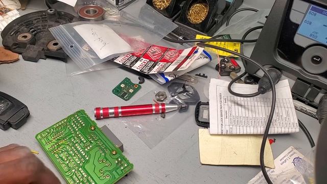 Honda Odyssey 2005 Door lock repair step by step смотреть онлайн