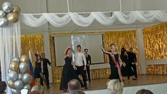 танец выпускников школы. смотреть онлайн