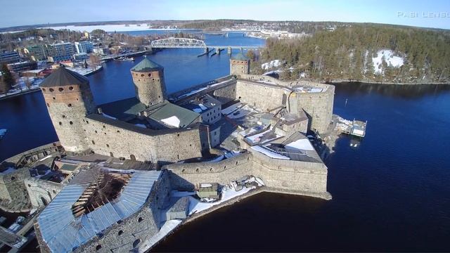 Olavinlinna castle from air. смотреть онлайн