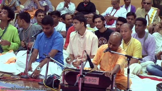 Jai Sachinandan Prabhu Singing Hare Krishna Maha Mantra Evening Session at Namotsava Kirtan Festiva смотреть онлайн