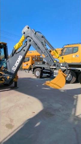 Экскаватор погрузчик XCMG XC8-S2570 уехал к новому владельцу смотреть онлайн