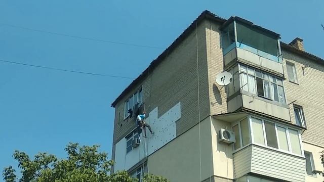 Сколько листов пенопласта приклеит 1 баллон клей-пены??? смотреть онлайн