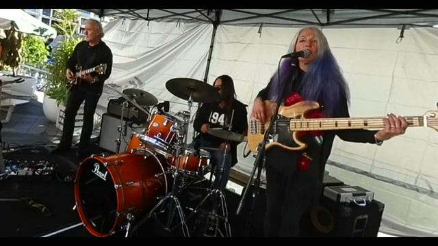 ❣️💖❣️ LOVE THE ONE YOU`RE WITH ❣️💖❣️ Rebecca Johnson Band (QSC Touchmix 16) смотреть онлайн