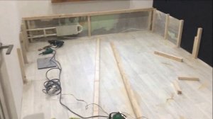 Установка подиума с выдвижным ящиком и люками.  Installation of a podium with a drawer and hatches