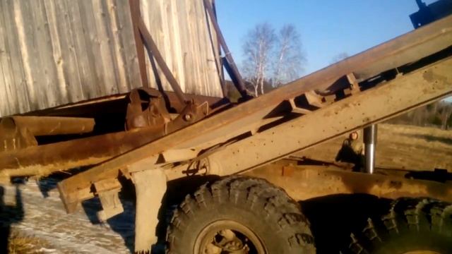 КрАЗ 255б быстро разгружает избушку (183)* смотреть онлайн
